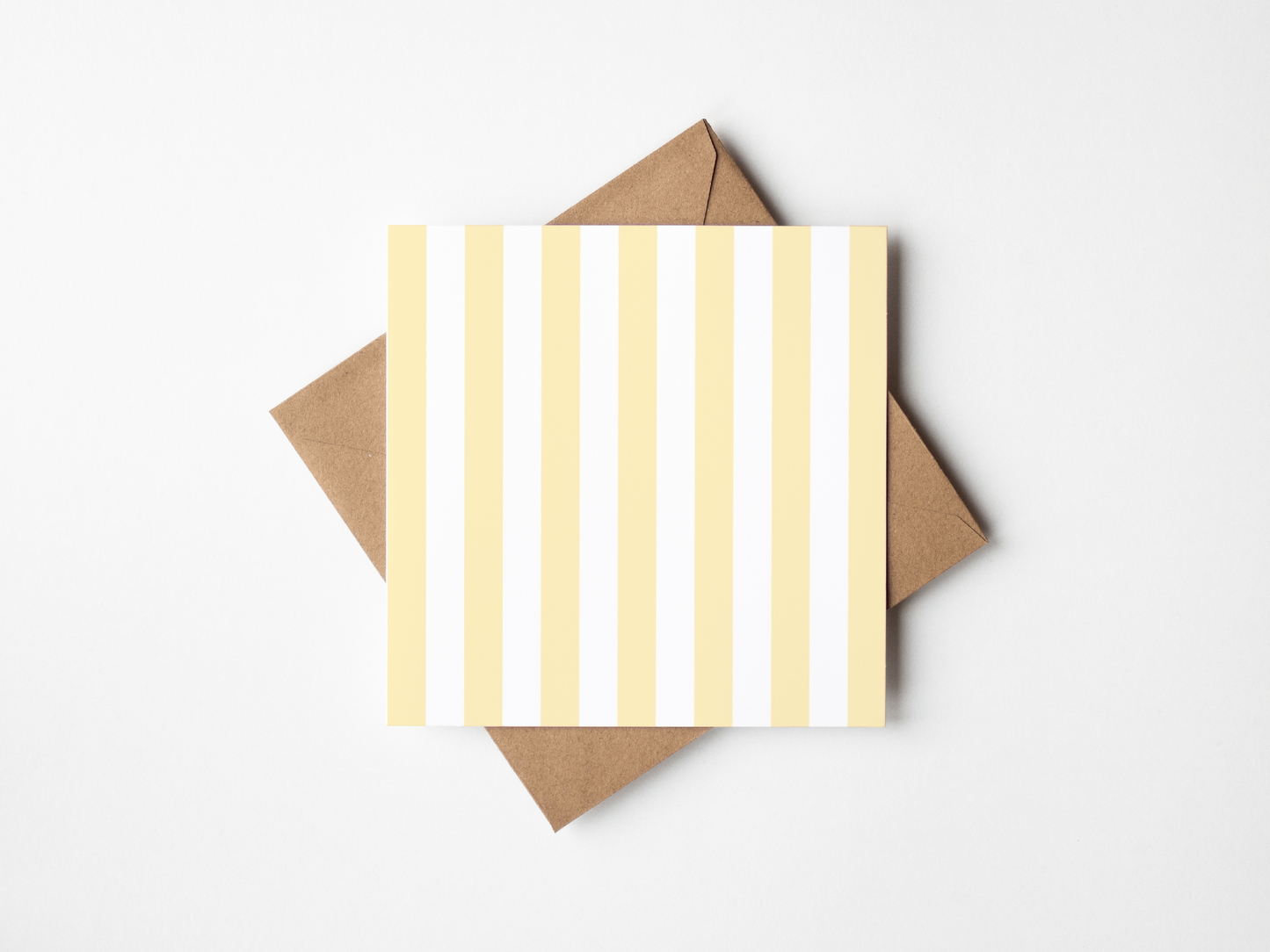 Geboortekaartje 'Streepje Zachtgeel'