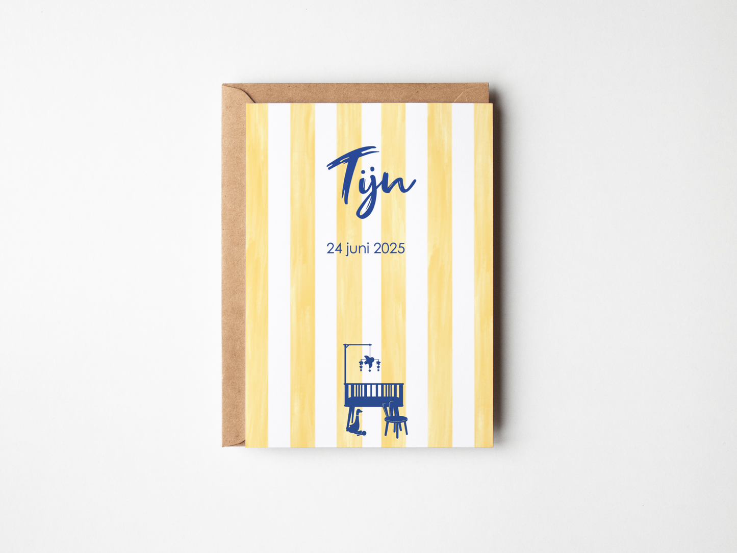 Geboortekaartje Jongen Geel Gestreept | Modern met Wiegje
